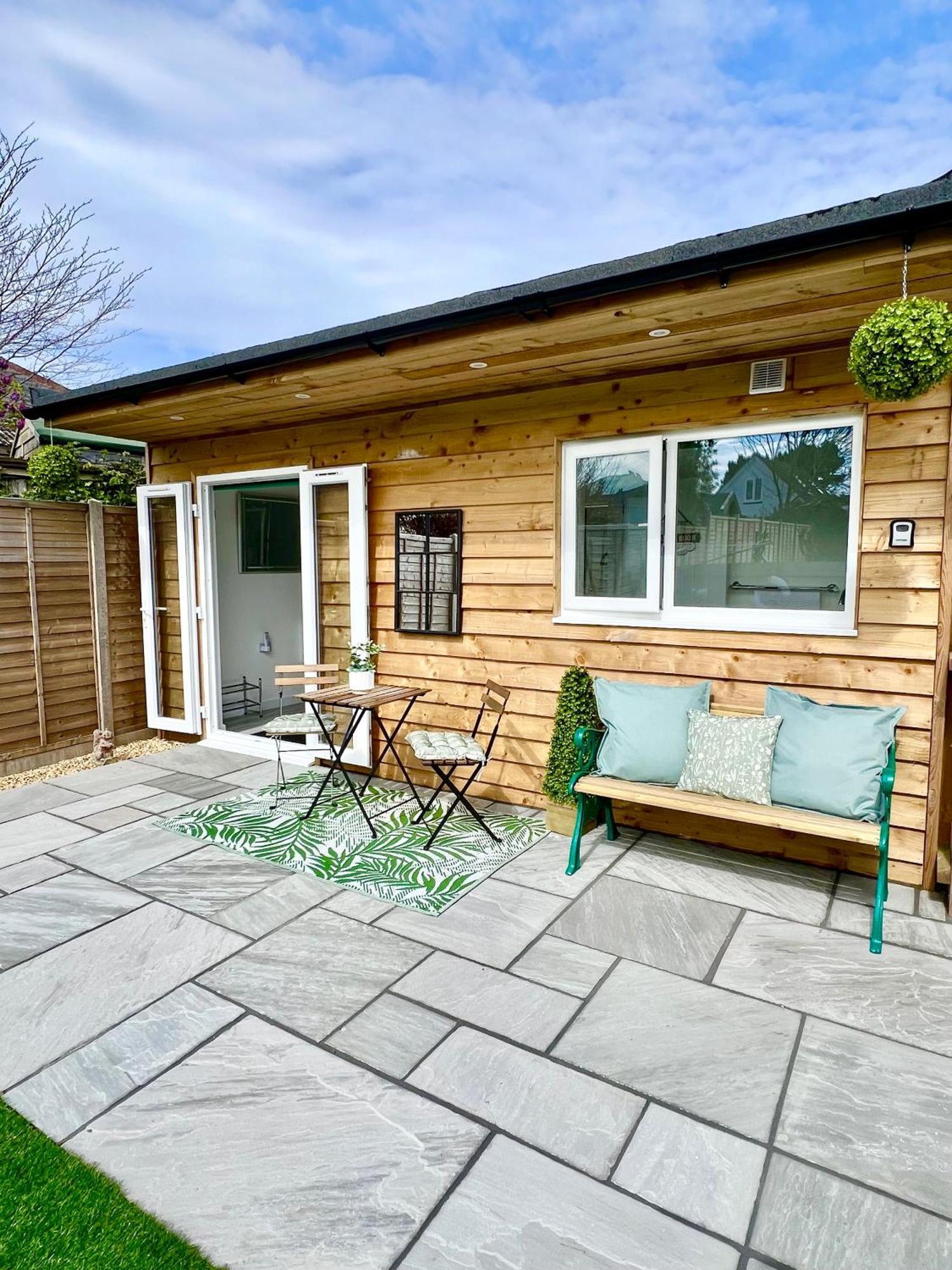 The Mudeford Gem Accommdation Christchurch  Exterior photo