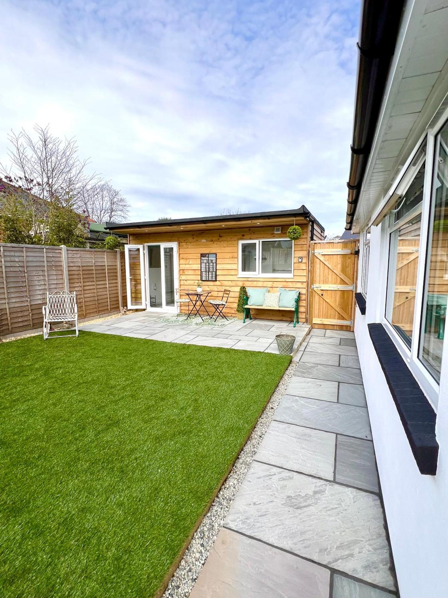 The Mudeford Gem Accommdation Christchurch  Exterior photo